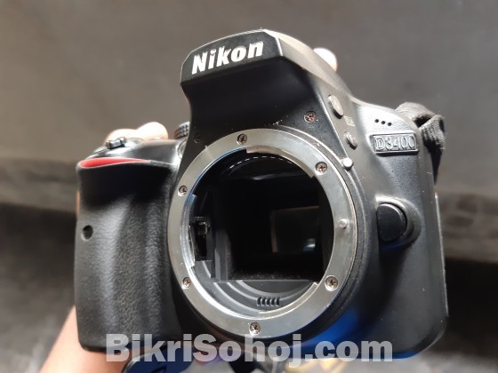 Nikon D3400 with 18-55mm